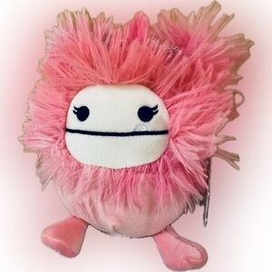 Nwt Caparinne the Valentine’s Day Bigfoot 5” Squishmallows